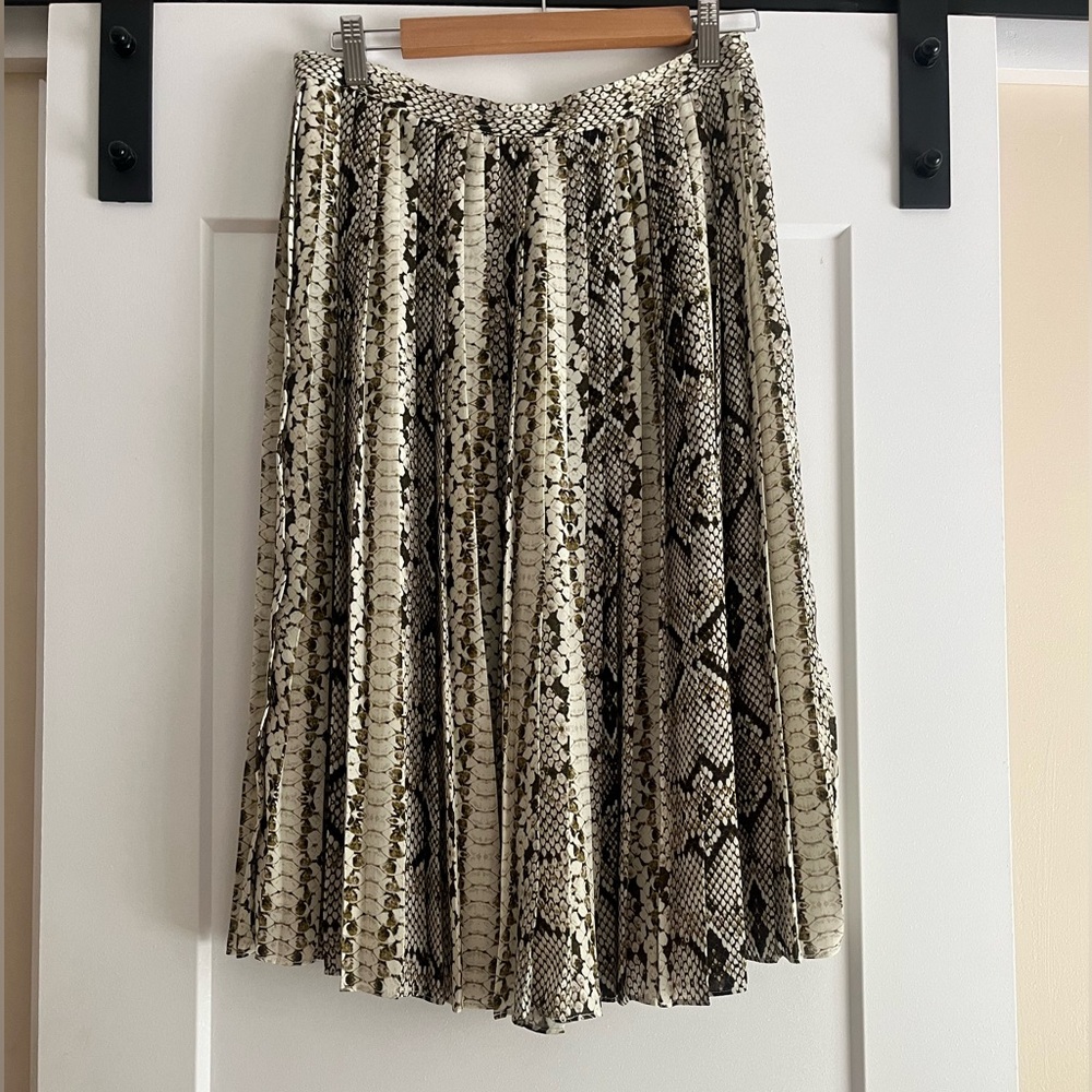 Jcrew Pleated Python Skirt. Euc! Size 6 - image 3